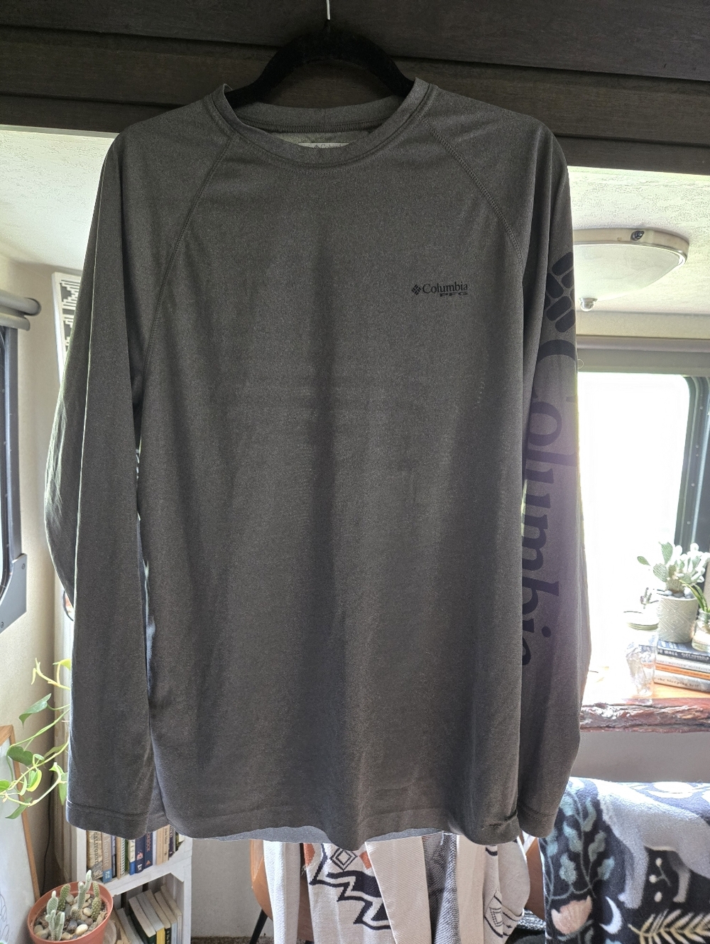🔥 COLUMBIA PFG OMNI-SHADE LONG SLEEVE – MEN’S SIZE SMALL – FISHING GRAPHIC 🔥 - Picture 2 of 10